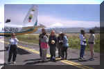 533_Ecuador_Airport_Group_01.jpg (36266 bytes)